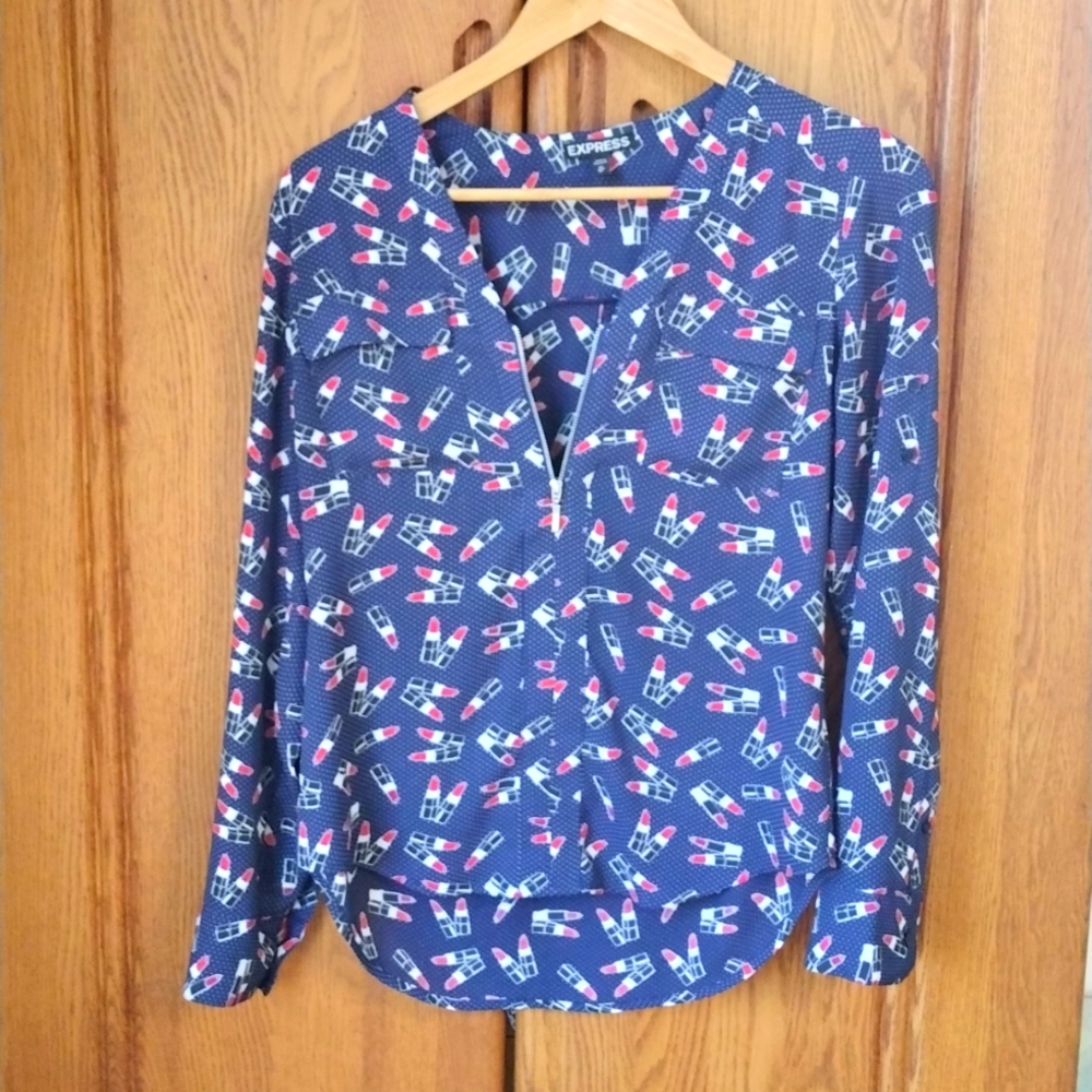 Sassy lipstick blouse - Picture 2 of 4